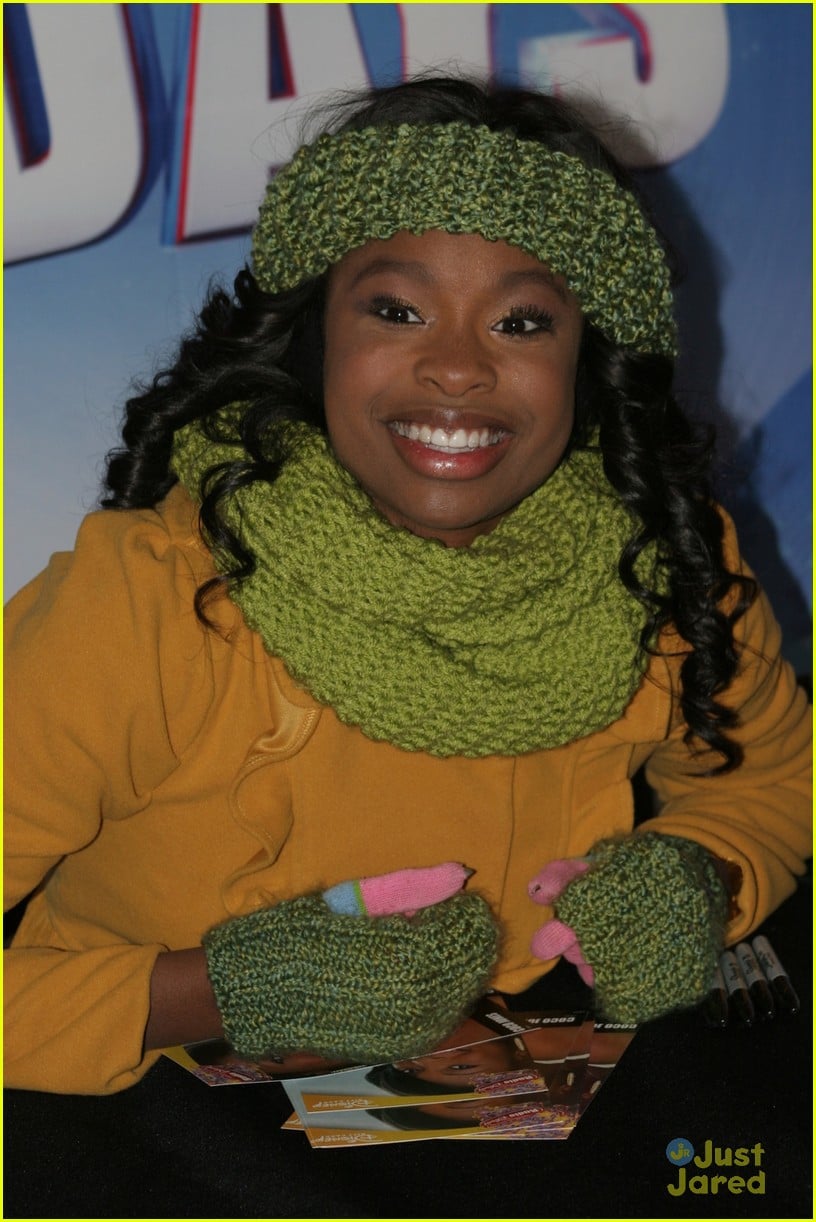 Coco Jones Thanksgiving Day Parade + Katy Perry Cover! Photo 622408