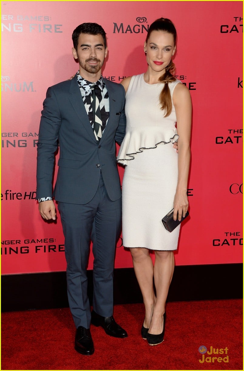 Joe Jonas & Blanda Eggenschwiler: 'Catching Fire' Premiere with Emily ...