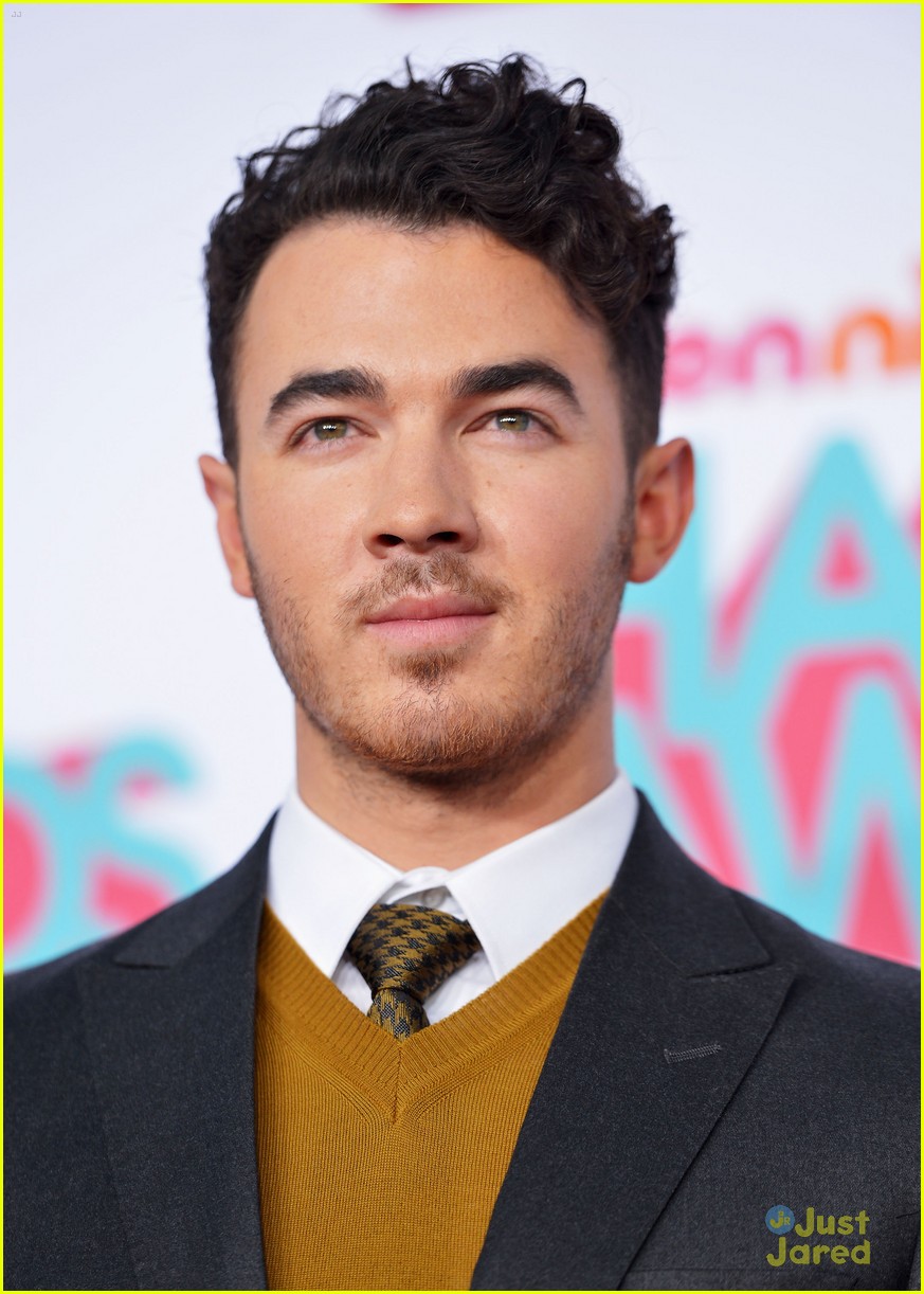 Kevin Jonas - Teennick Halo Awards 2013 