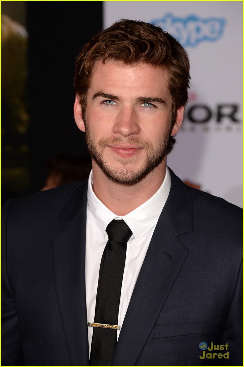 Liam Hemsworth: 'Thor: The Dark World' Hollywood Premiere | Photo ...