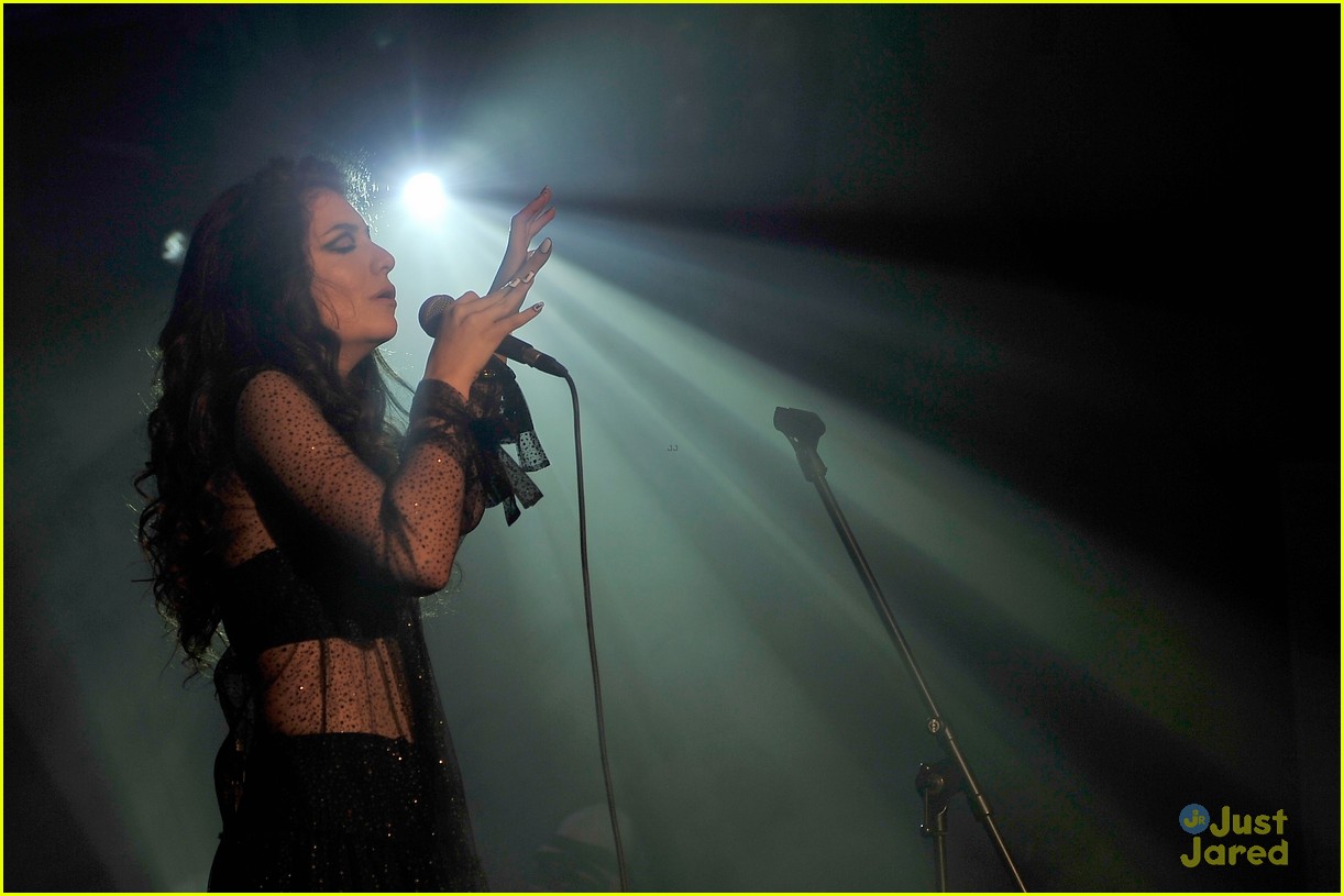 Lorde Peforms at VEVO Halloween Showcase Photo 613225 Photo Gallery