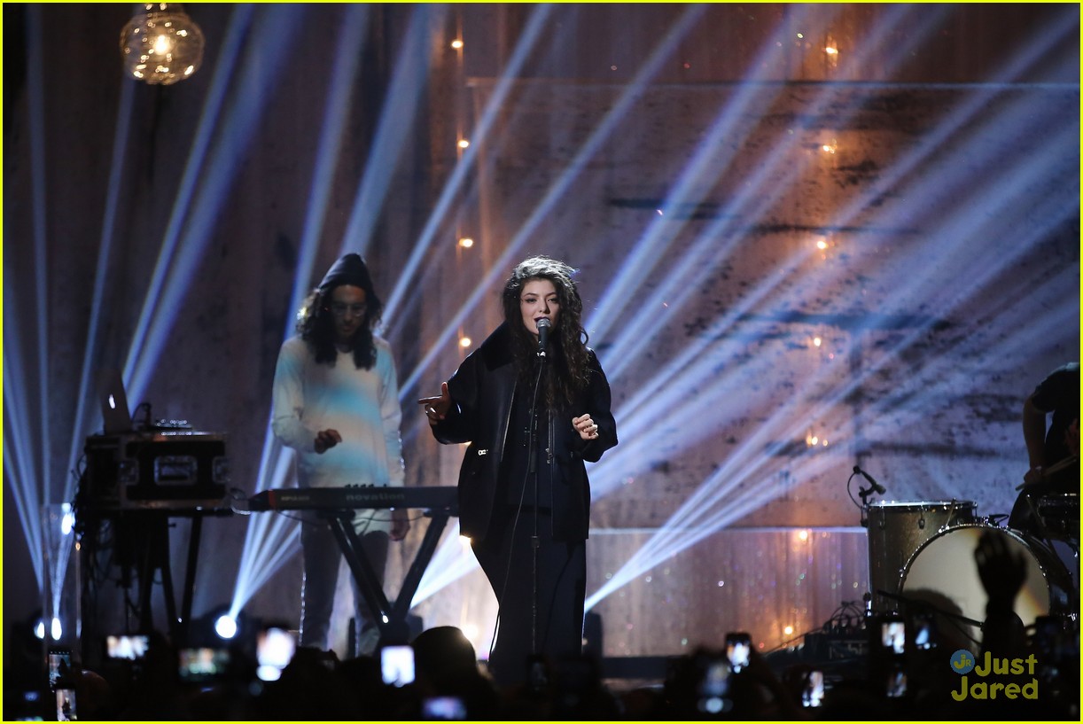 Lorde & Adrienne Bailon: VH1 'You Oughta Know In Concert' 2013 | Photo