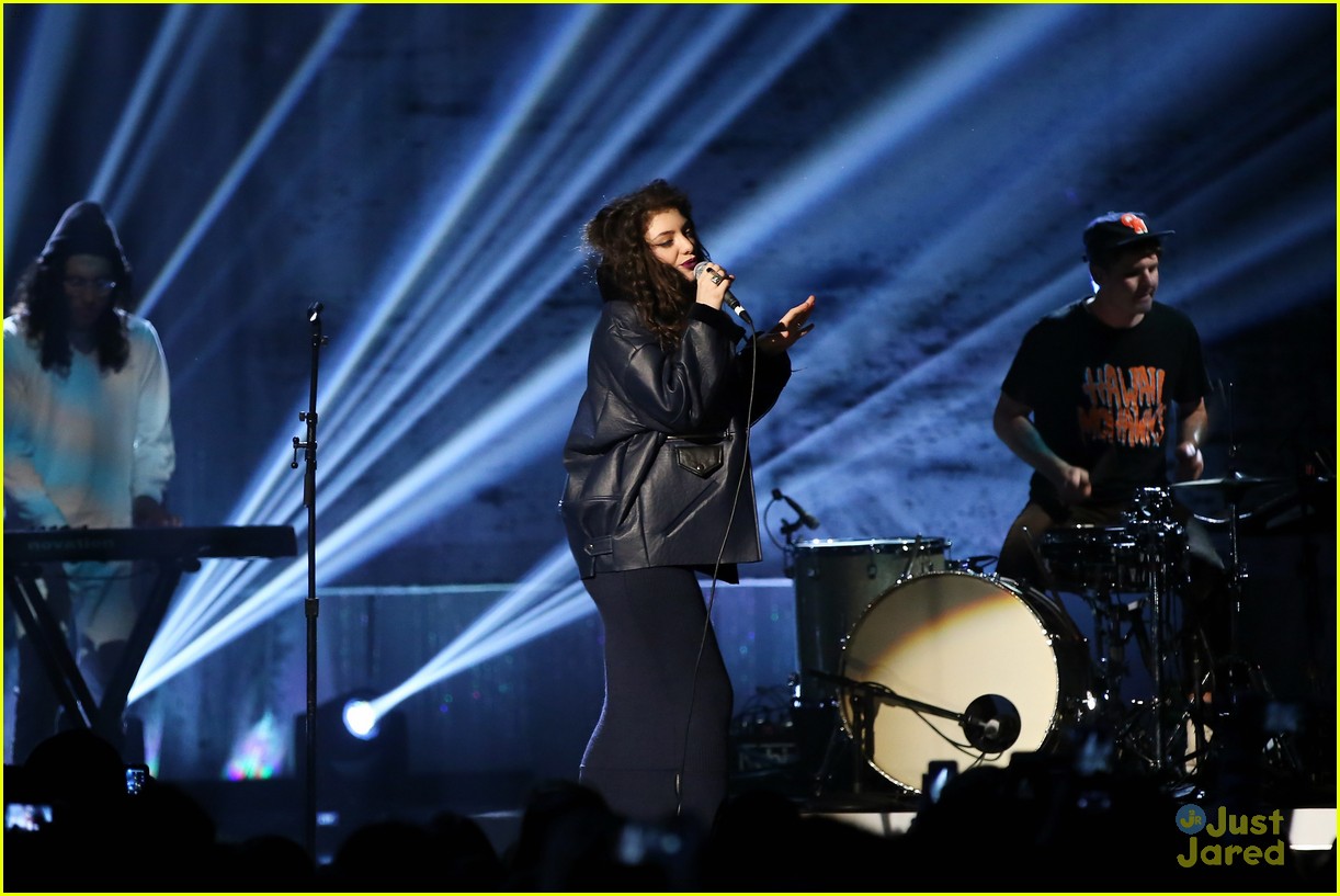 Lorde & Adrienne Bailon: VH1 'You Oughta Know In Concert' 2013 | Photo