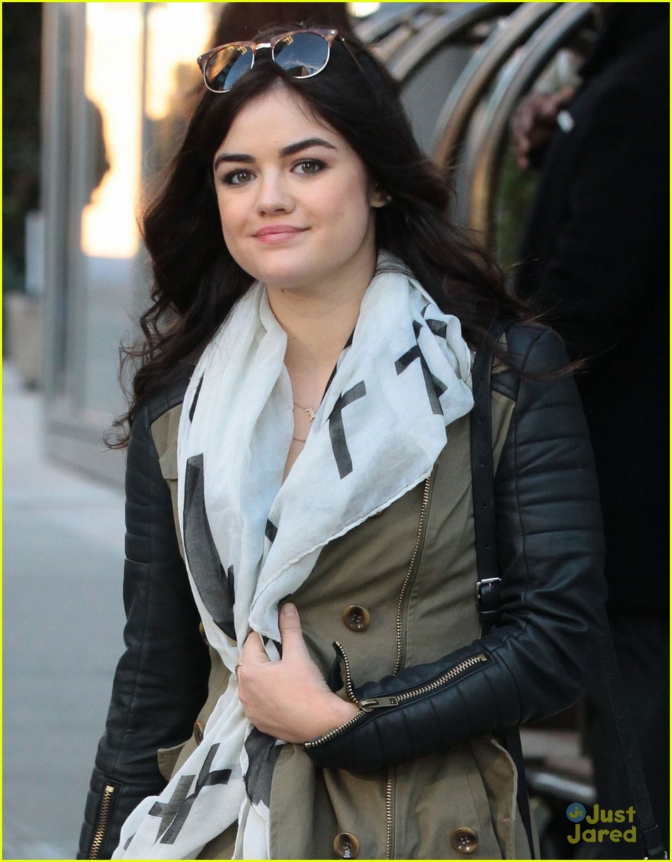 Lucy Hale Strives to be 'Daring' on the Red Carpet | Photo 621775 ...