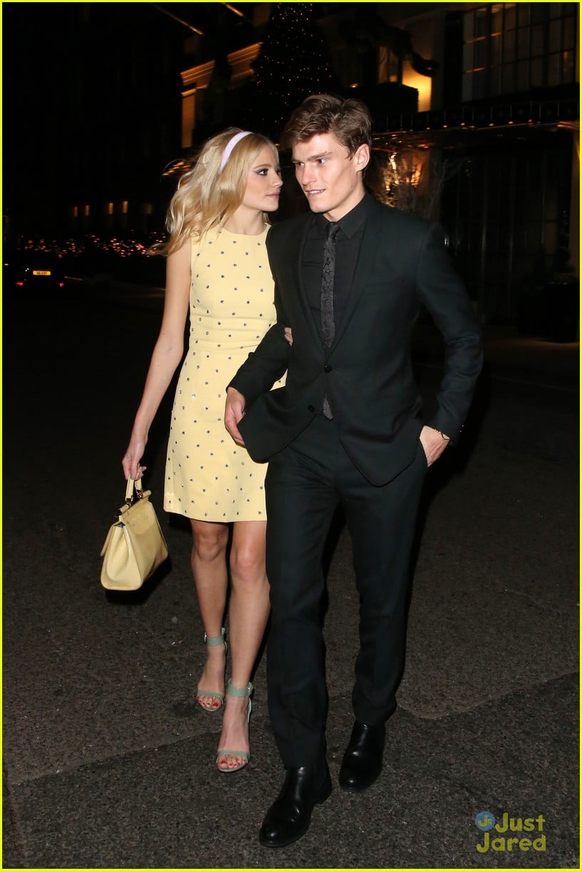 Pixie Lott & Oliver Cheshire: Claridge's Christmas Tree Unveiling ...
