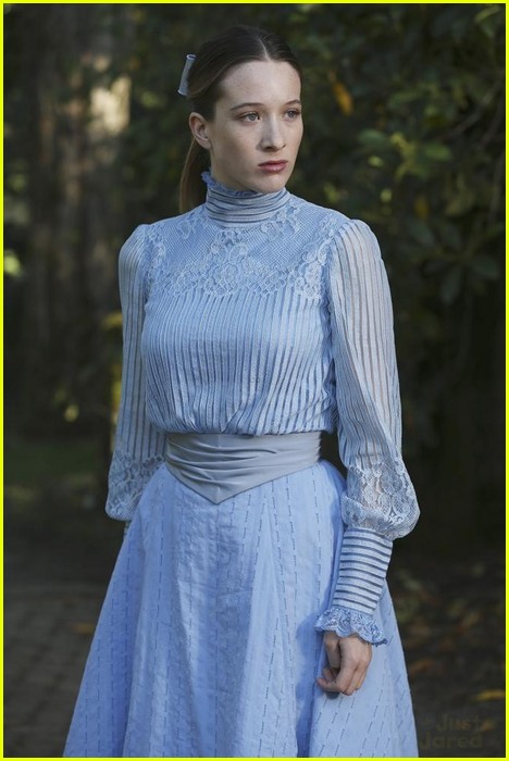 Sophie Lowe Returns Home On Once Upon A Time In Wonderland Tonight See The Pics Photo 