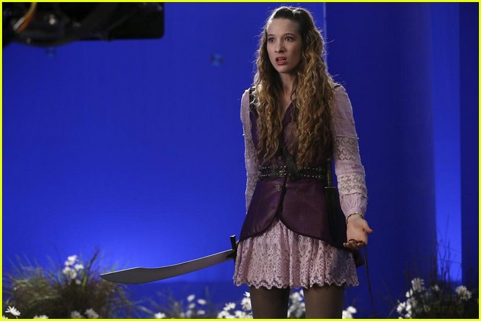 Sophie Lowe Returns Home On Once Upon A Time In Wonderland Tonight See The Pics Photo 