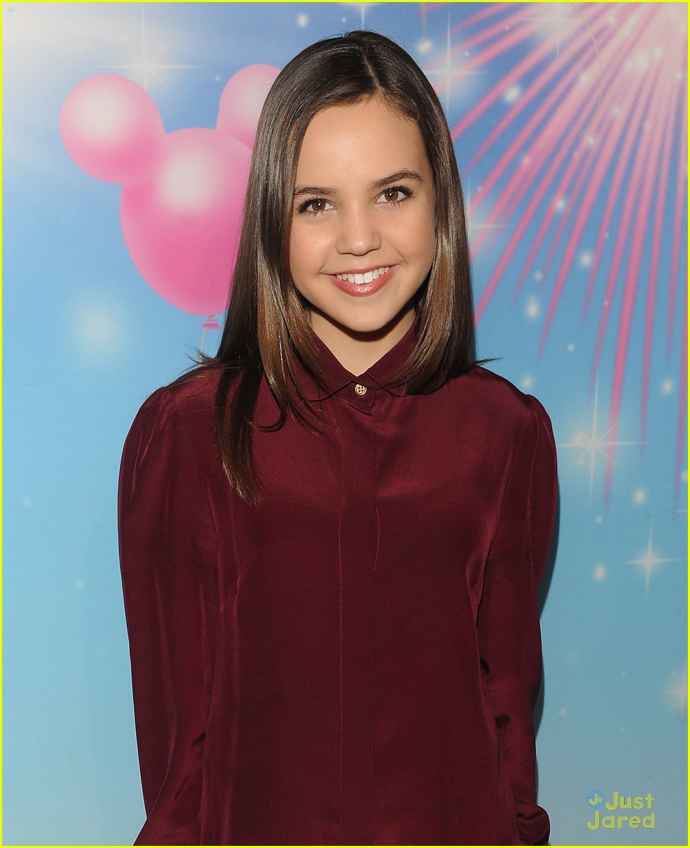 Full Sized Photo Of Bailee Madison Ryan Lee Disney On Ice 11 Bailee 