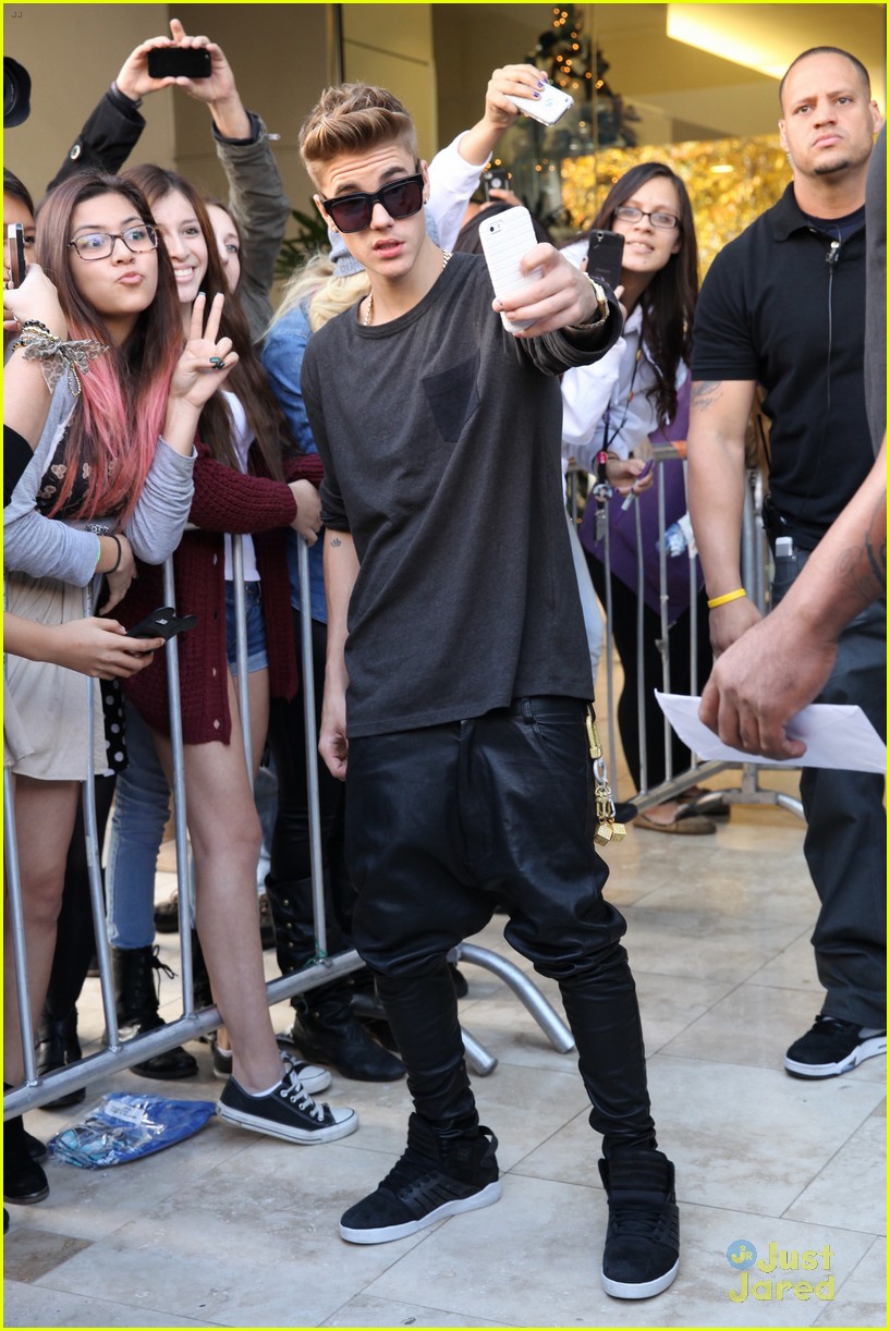 Full Sized Photo of justin bieber previews one life whats hatnin swap ...