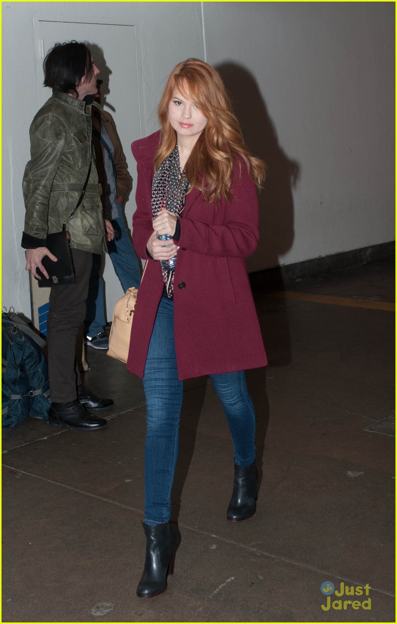 Debby Ryan Meets Fans After Thanksgiving Day Parade Photo 622653 Photo Gallery Just Jared Jr 