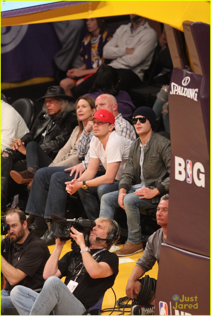 Artistic Justin Bieber Is All Smiles Courtside At Lakers Game Ahead Of Headlining Performance At 2026 Coachella Image Art Artistic Justin Bieber Is All Smiles Courtside At Lakers Game Ahead Of Headlining Performance At 2026 Coachella Image Art