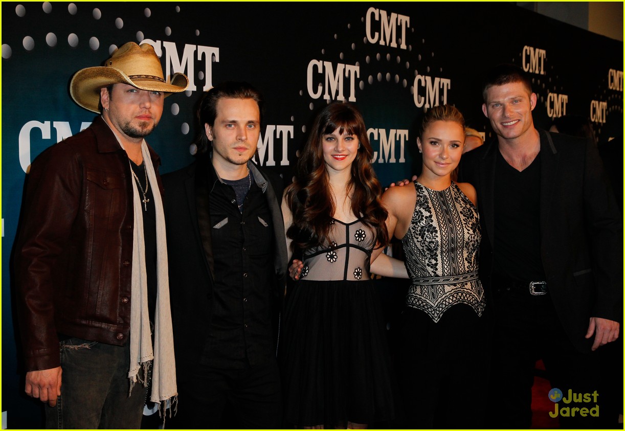 Full Sized Photo of hayden panettiere cmt artists year 20 | Hayden