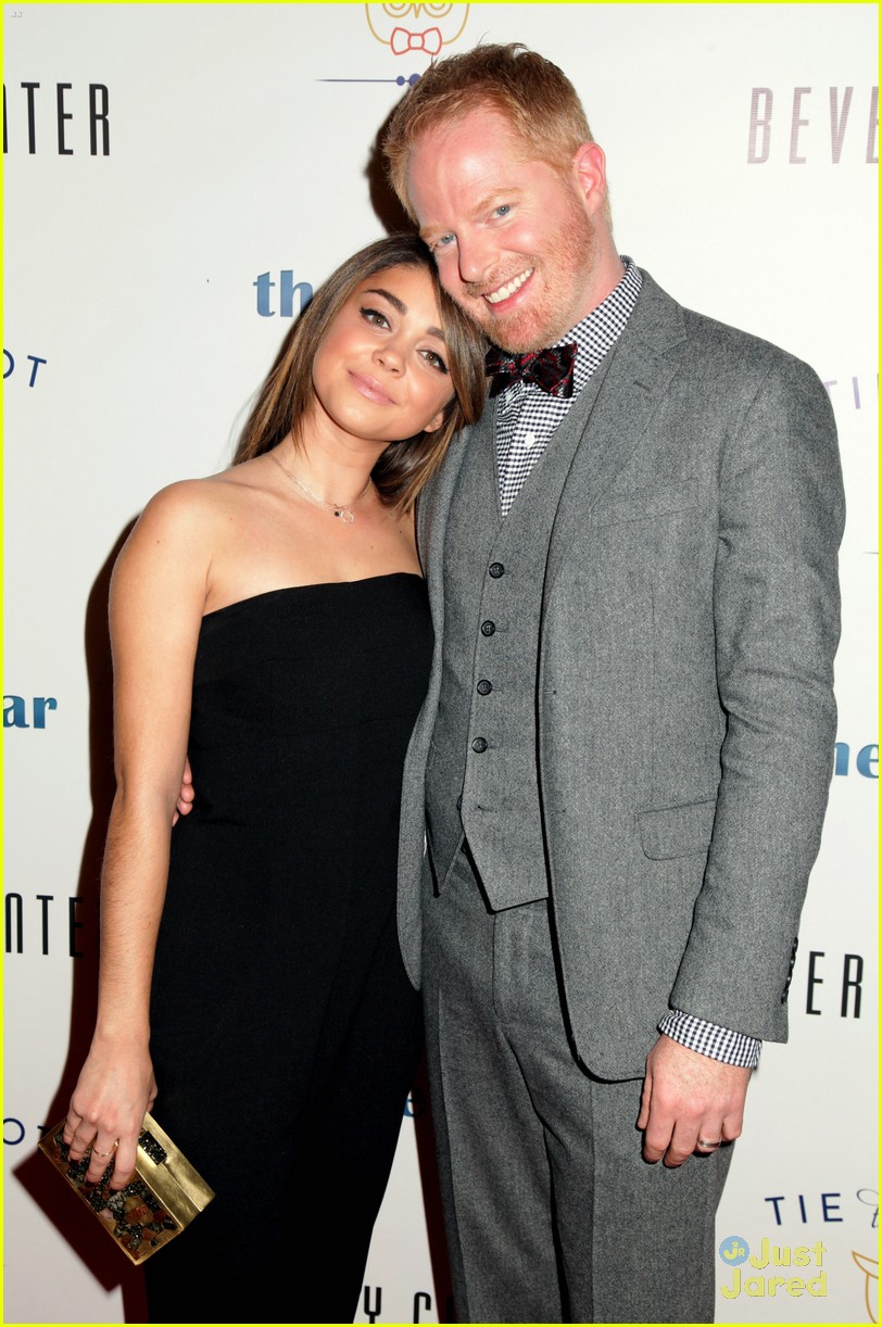 Sarah Hyland: 'Tie The Knot' Store Grand Opening! | Photo 624346