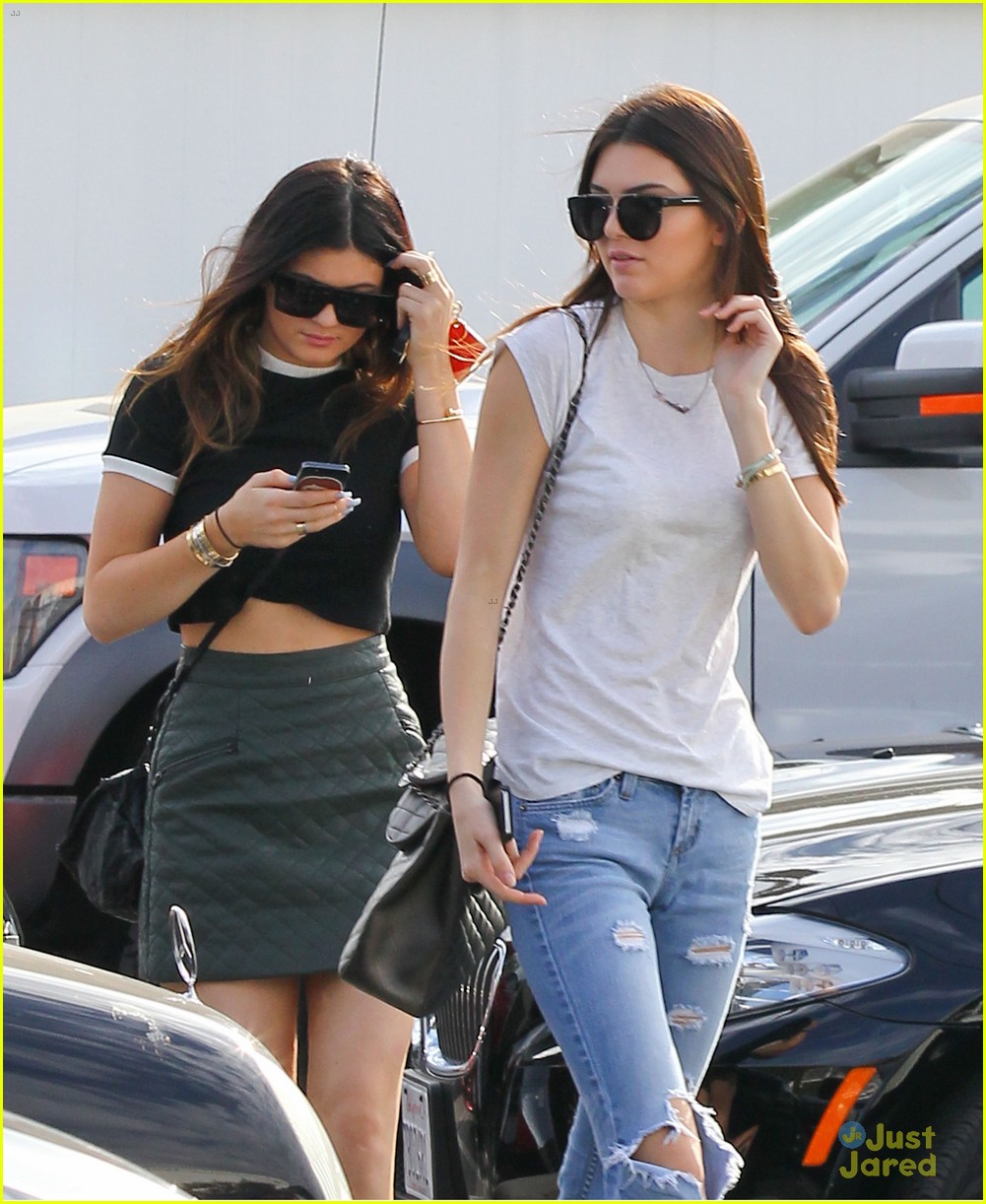 Kendall & Kylie Jenner: Fred Segal Sisters! | Photo 628254 - Photo ...