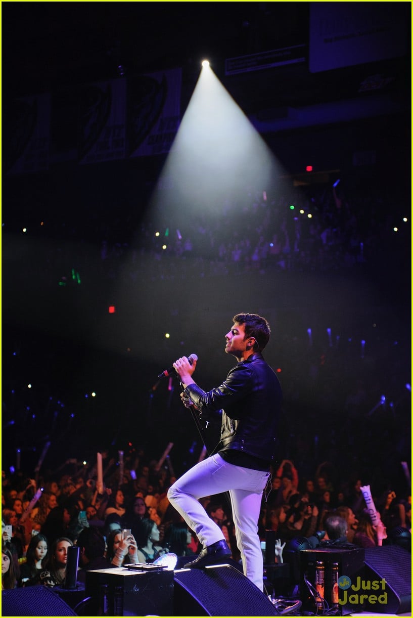 Full Sized Photo Of Nick Joe Jonas B96 Jingle Bash 18 | Nick & Joe ...