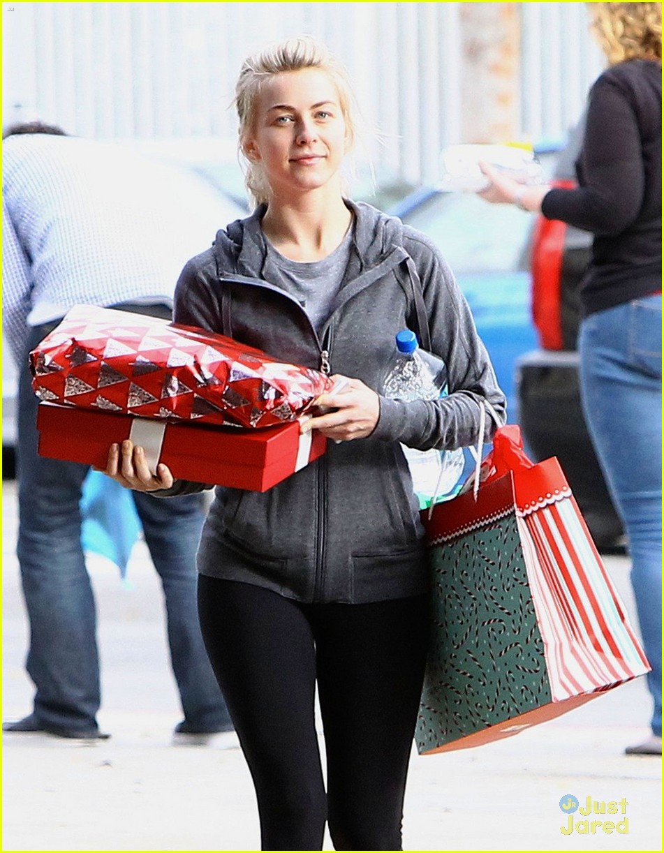 Julianne Hough Christmas Gifts Galore! Photo 628667 Photo Gallery
