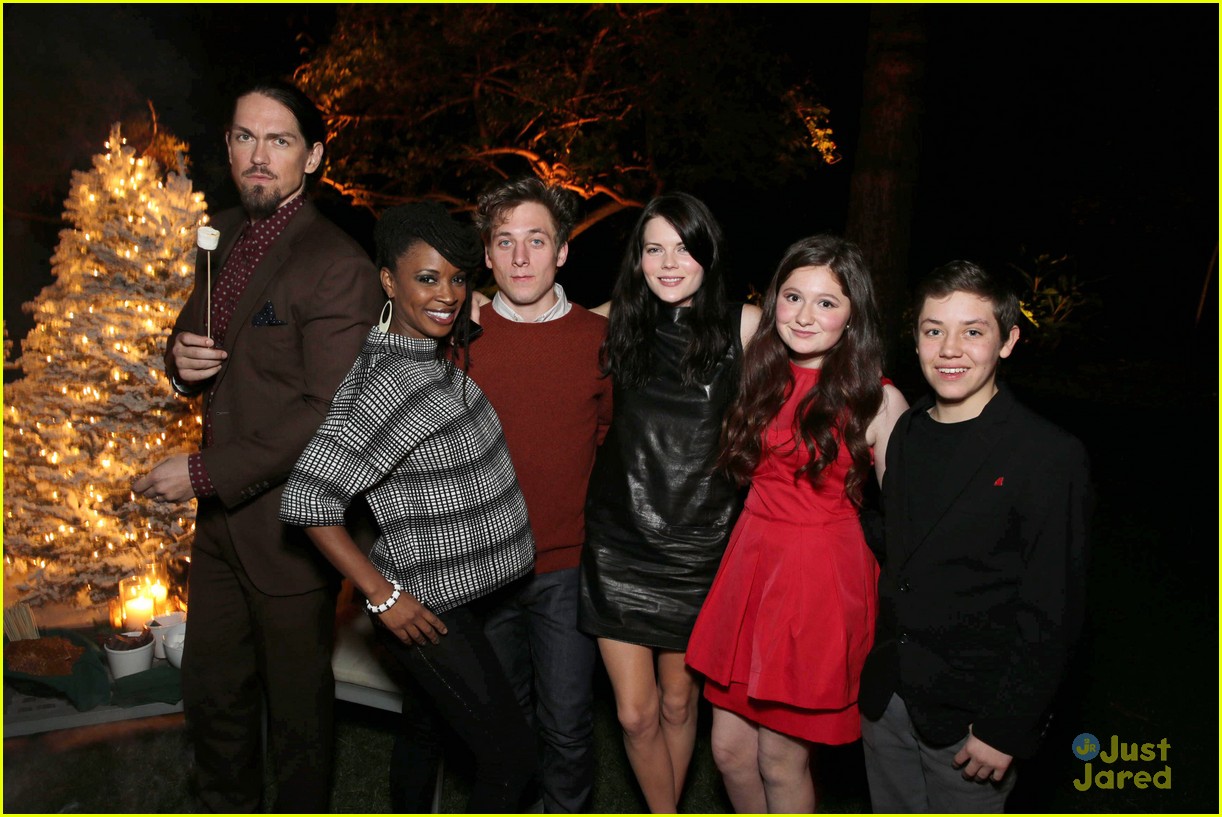 Kerris Dorsey & Emma Kenney: Showtime Holiday Soiree | Photo 624456