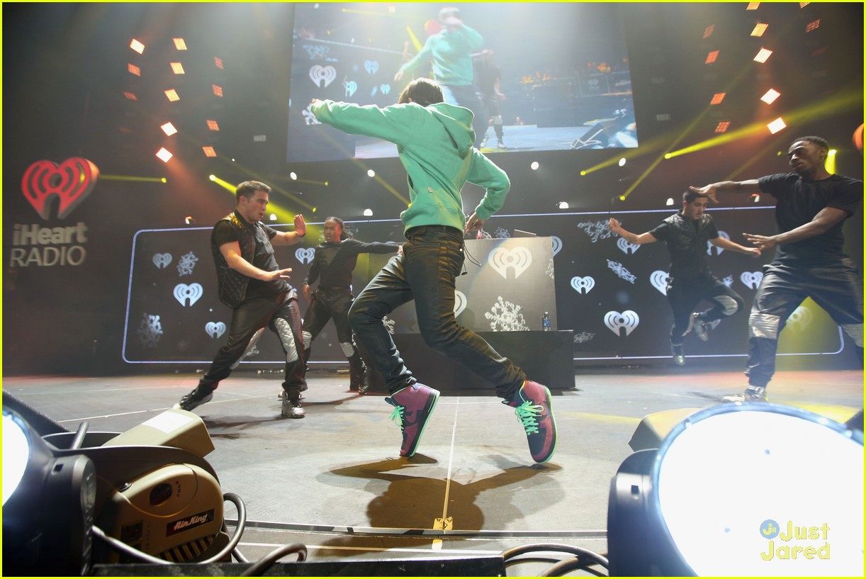 Austin Mahone KIIS FM Jingle Ball 2013 Backstage & Performance Pics