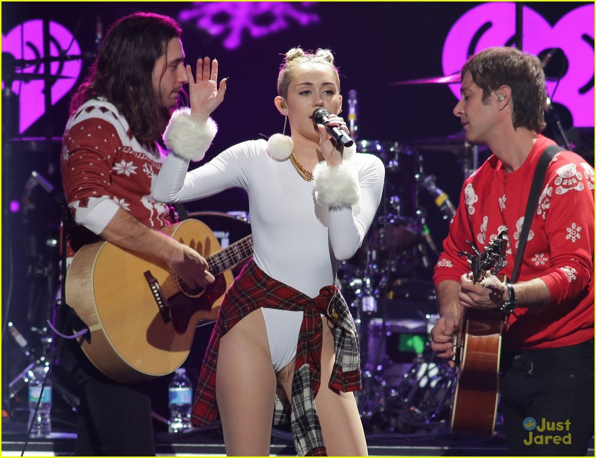 Miley Cyrus Y100 Jingle Ball Performance Pics! Photo 629021 Photo