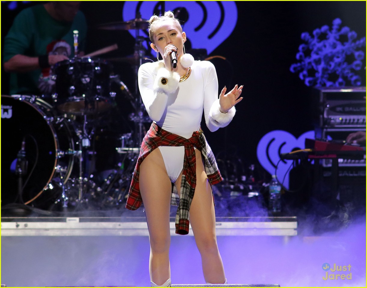Miley Cyrus Y100 Jingle Ball Performance Pics! Photo 629037 Photo
