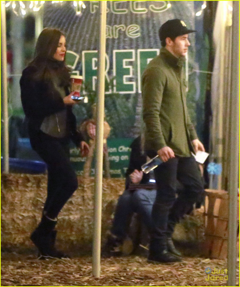 Full Sized Photo of nick jonas olivia culpo christmas tree shopping 01