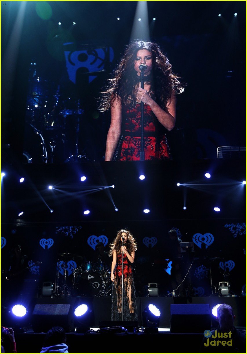 Selena Gomez Kiss Fm Jingle Ball Seattle Performance Pics Photo 625273 Photo Gallery 6517