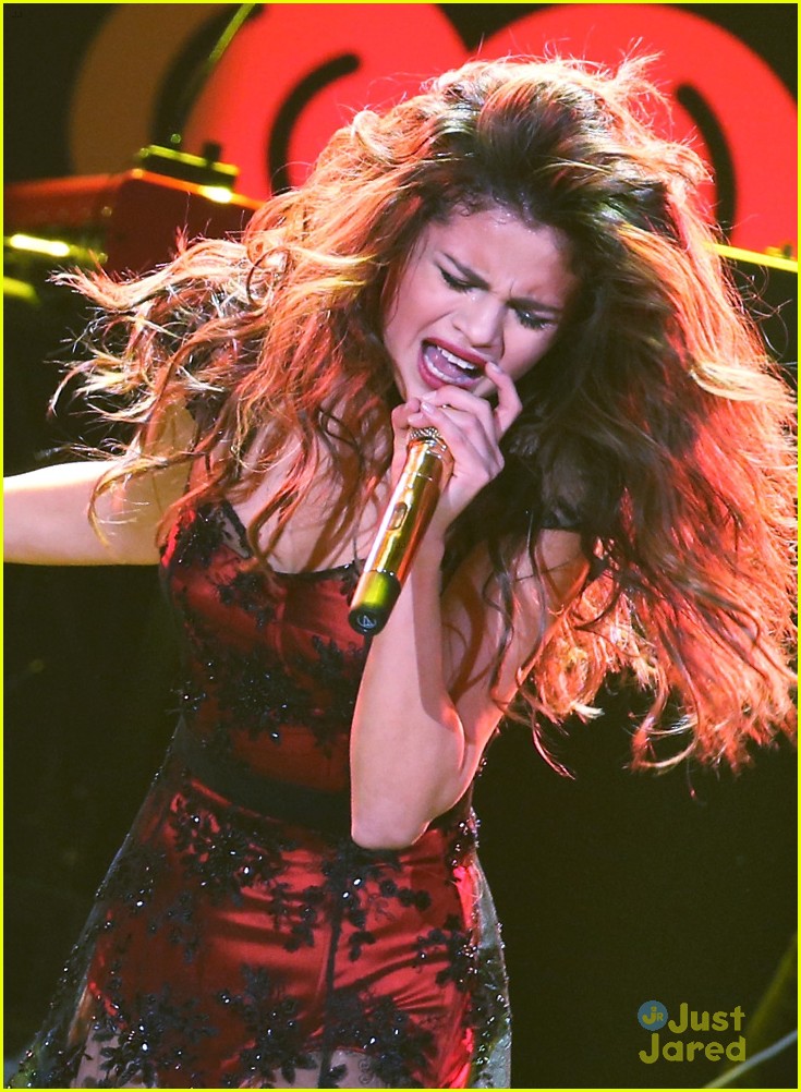 Selena Gomez KISS FM Jingle Ball Seattle Performance Pics! Photo