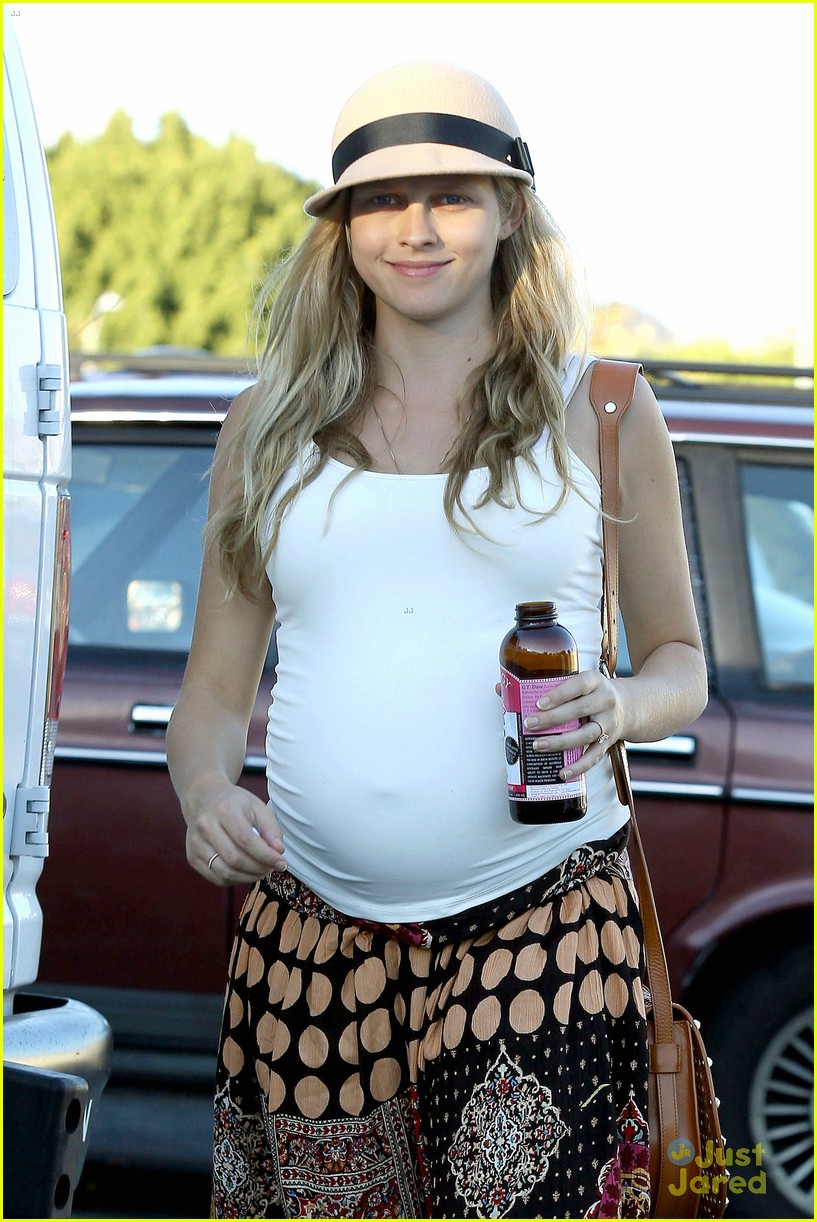 Teresa Palmer Steps Out After Wedding to Mark Webber - See the Ring