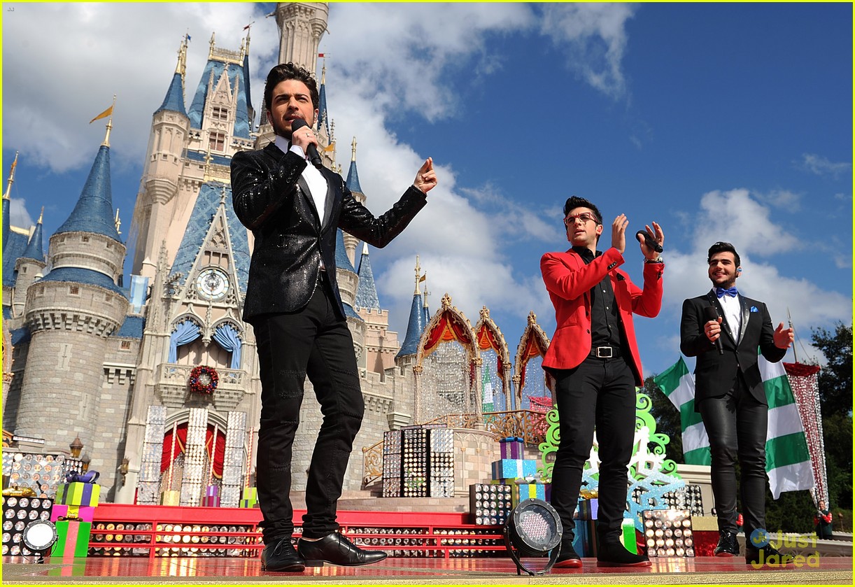 Il Volo 'Feliz Navidad' at Disney Parks Christmas Parade Watch Now