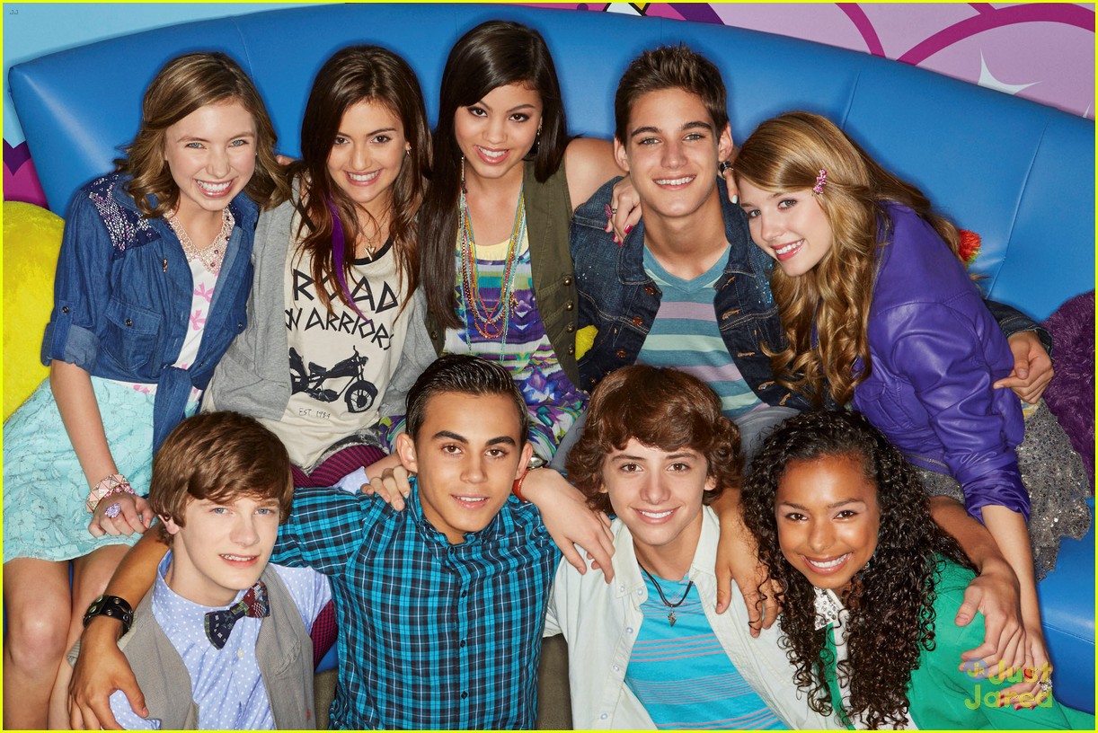 'Every Witch Way' Premieres January 1st! | Photo 628840 - Photo Gallery ...