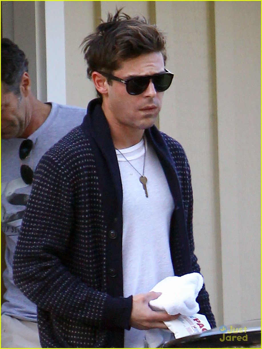 Full Sized Photo of zac efron first pics since jaw injury 02 | Zac ...