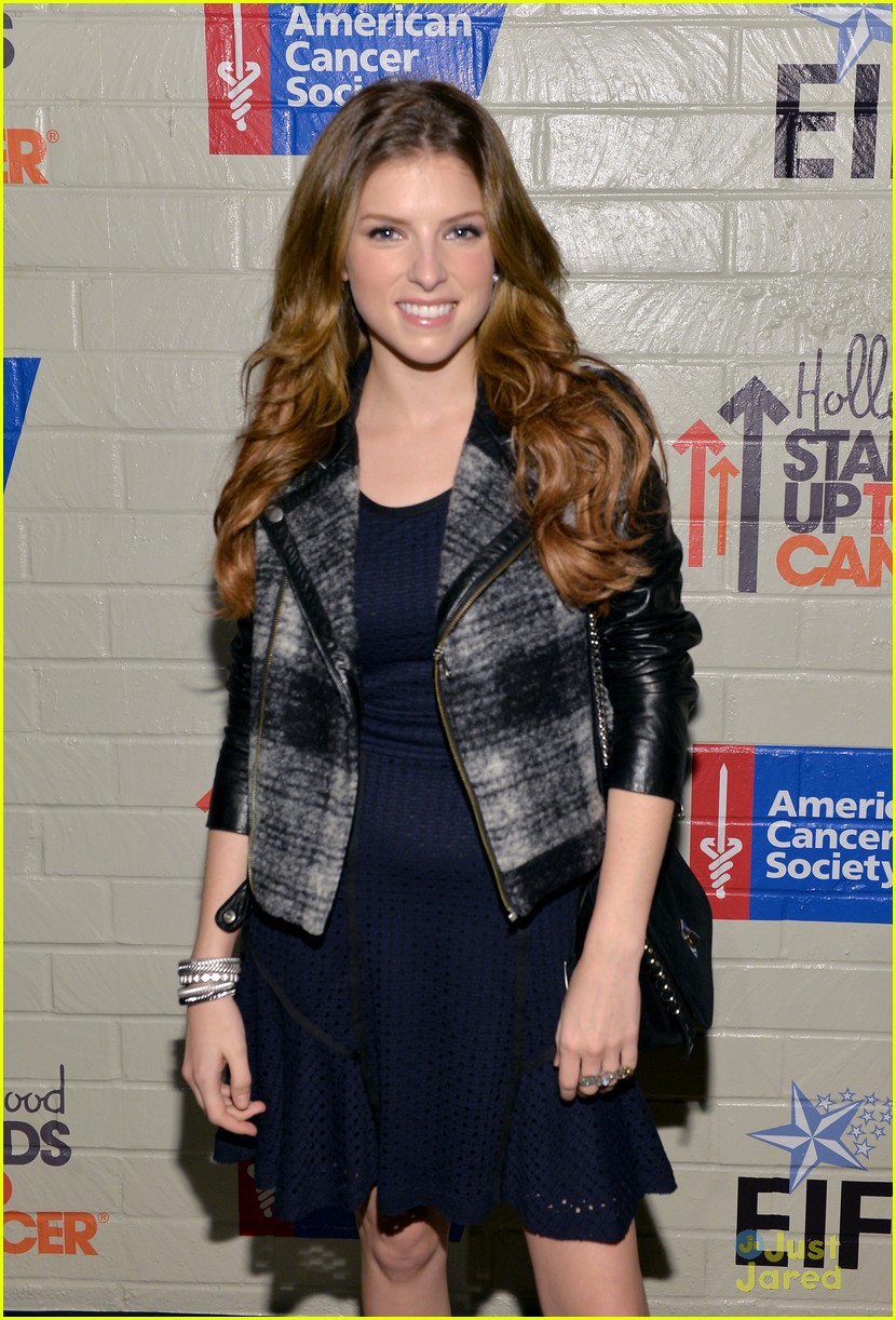 Anna Kendrick & Emma Roberts: Hollywood Stands Up To Cancer Event