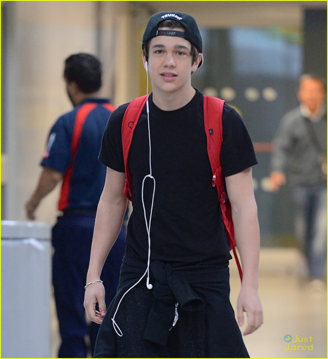 Austin Mahone: Fan-Friendly NYC Arrival! | Photo 639228 - Photo Gallery ...