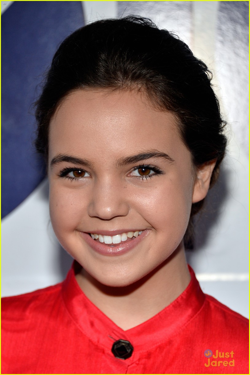 Full Sized Photo of cassie scerbo bailee madison peoples choice awards