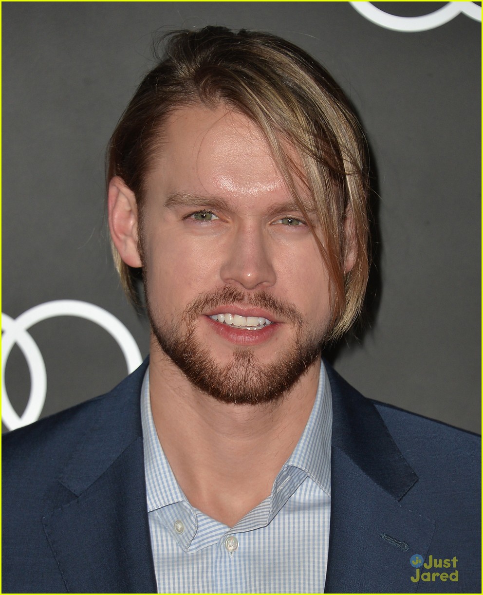 Full Sized Photo of crystal reed chord overstreet pre golden globes