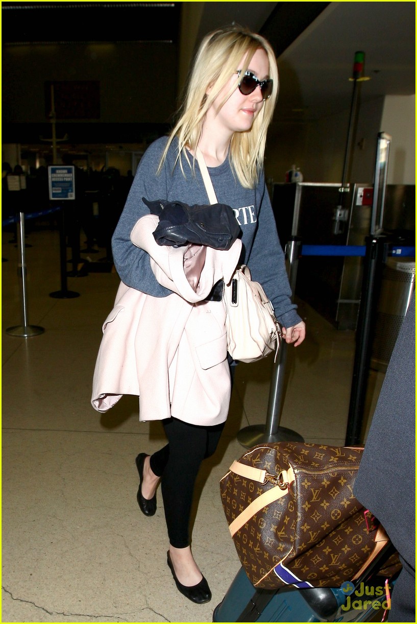 Dakota Fanning: LAX Landing After Knicks Game in NYC | Photo 639506