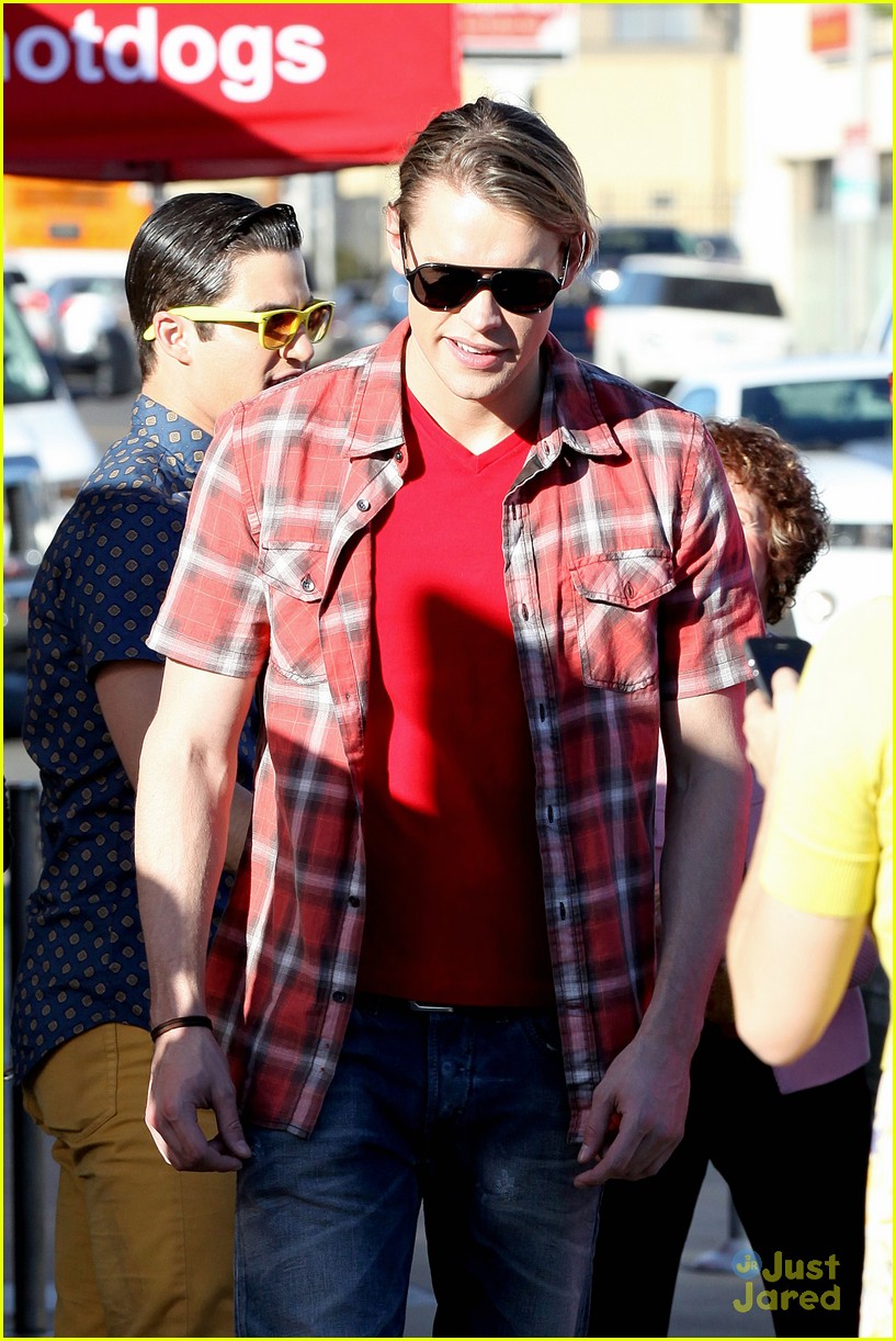 Chord Overstreet & Darren Criss: 'Glee' Films on Double Decker Bus ...