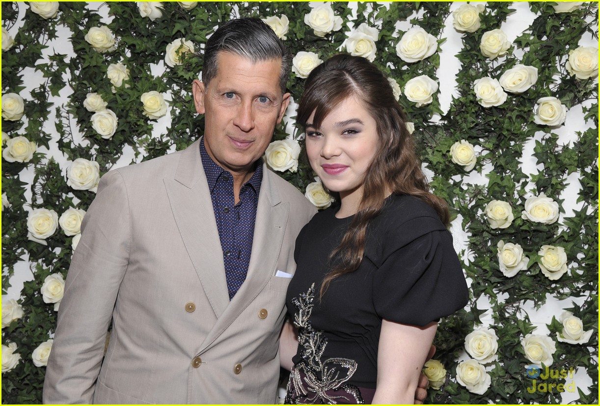 Hailee Steinfeld: Pre-Golden Globes Luncheon with Diane Kruger! | Photo