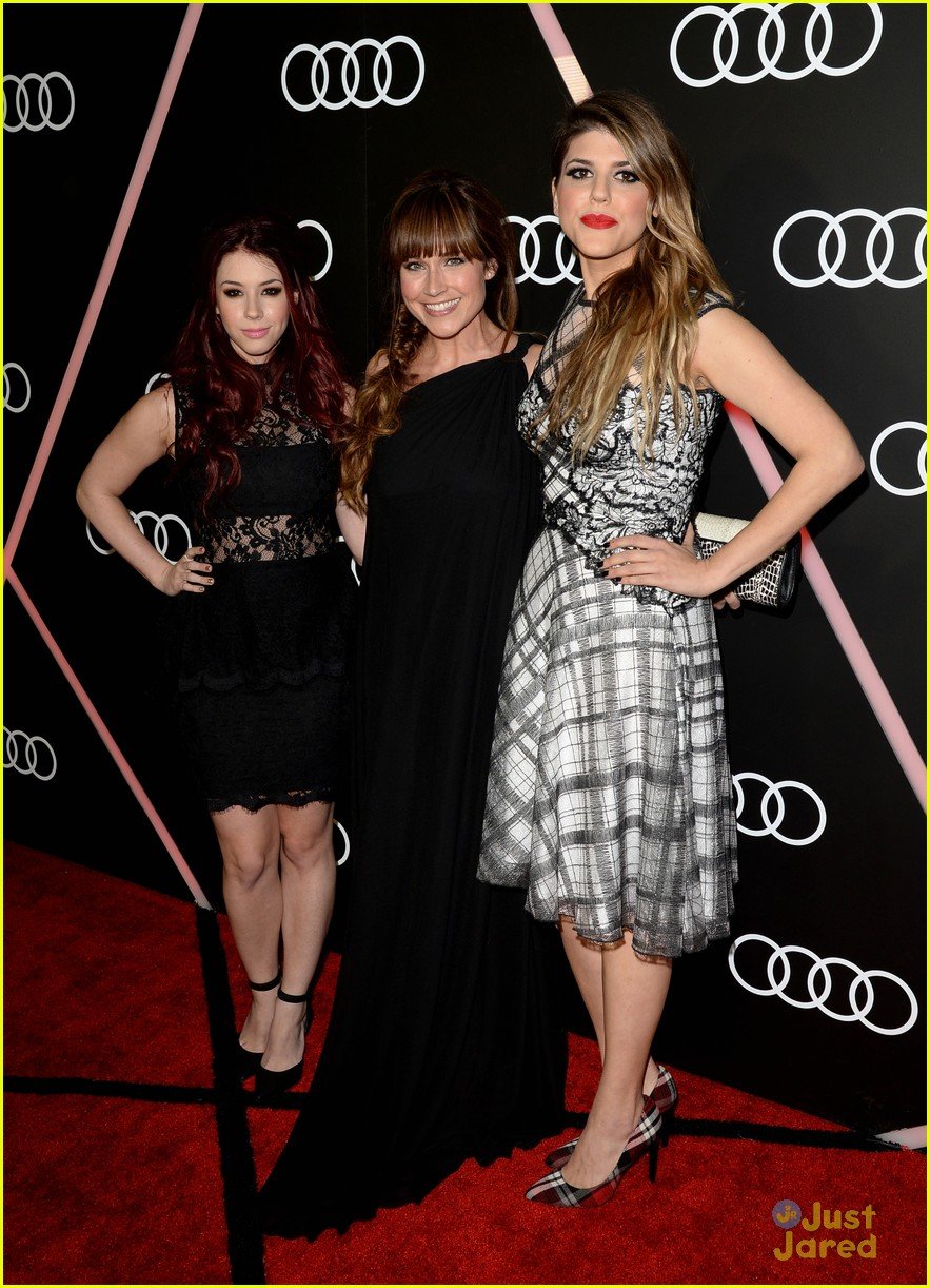 Full Sized Photo of jillian rose reed molly tarlov audi golden globes ...