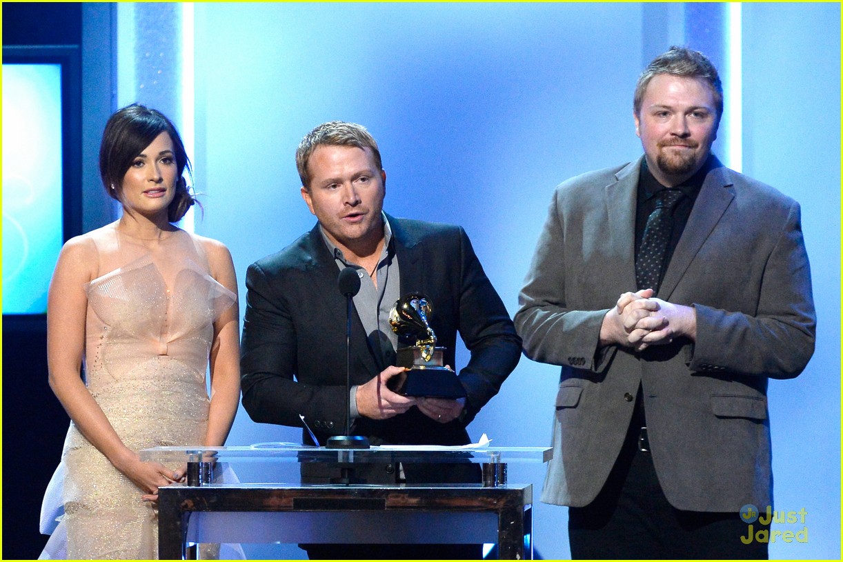 Kacey Musgraves WINS Best Country Album at Grammys 2014 Photo 638923