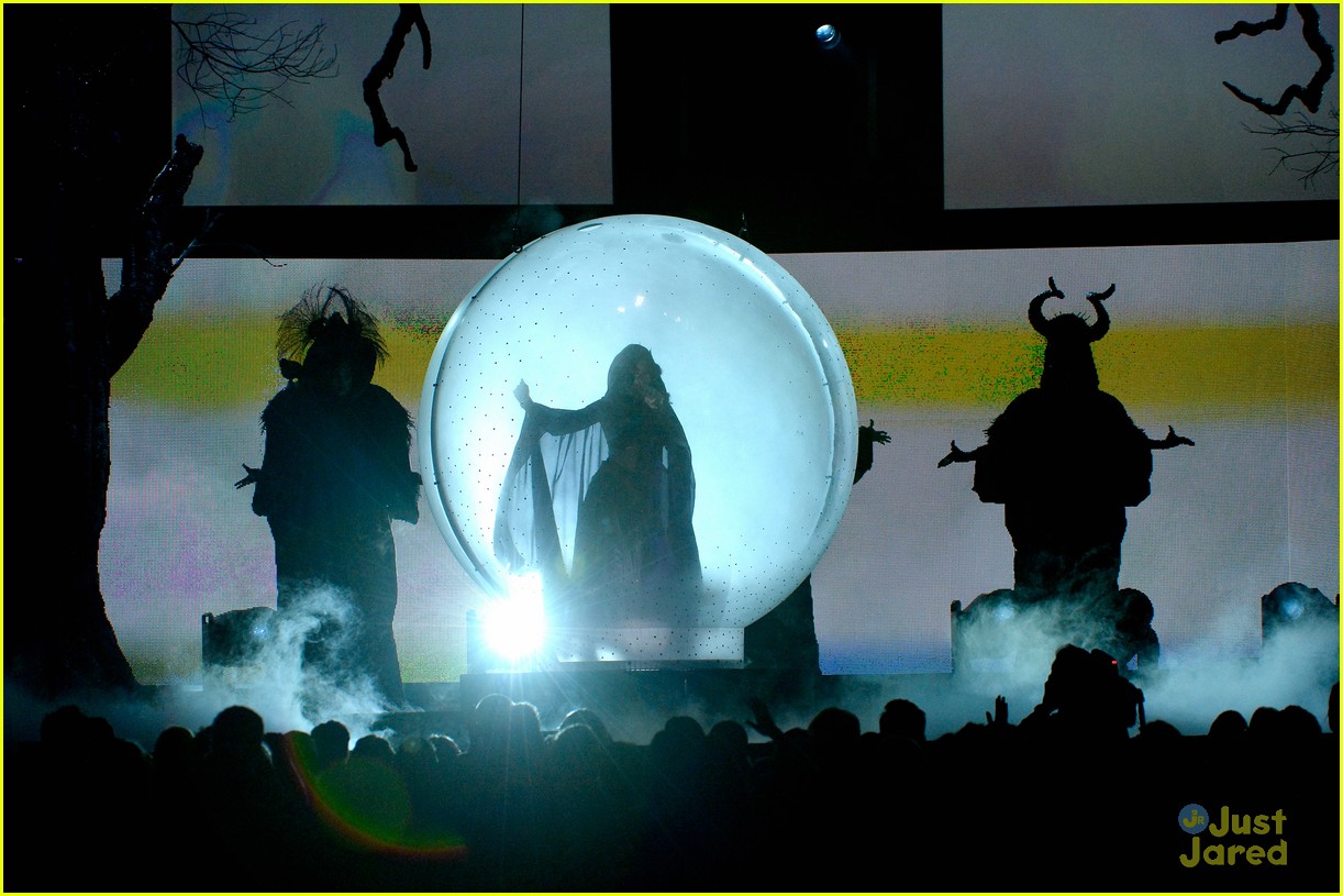 katy perry dark horse grammys performance 1 15