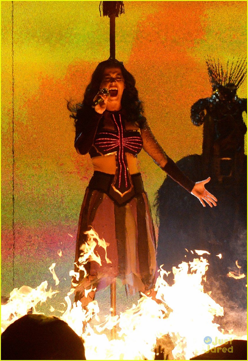 Katy Perry 'Dark Horse' at the Grammys Watch Now! Photo 638887
