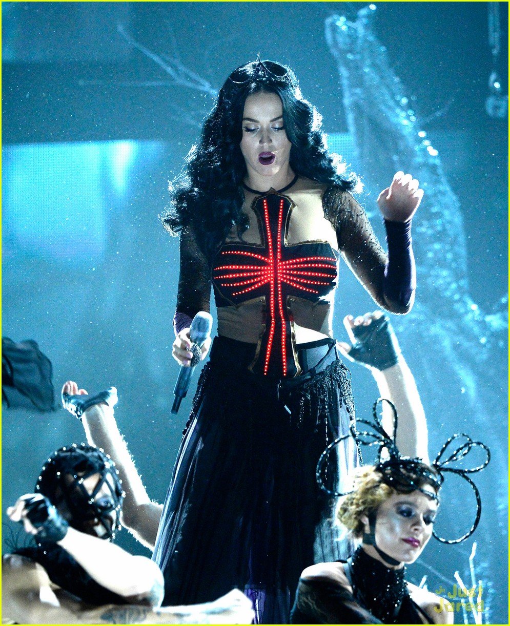 katy perry dark horse grammys performance 1 25