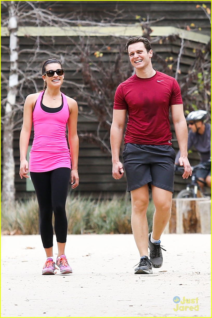 Lea Michele Stretches It Out Before Hike Photo 638383 Photo Gallery Just Jared Jr