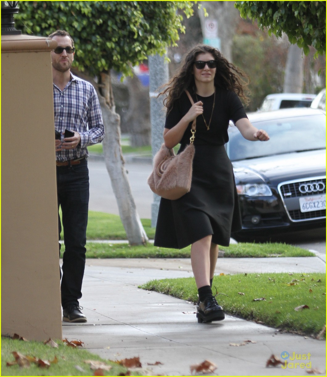 Lorde: Post-Grammys Shopping Spree! | Photo 639223 - Photo Gallery ...