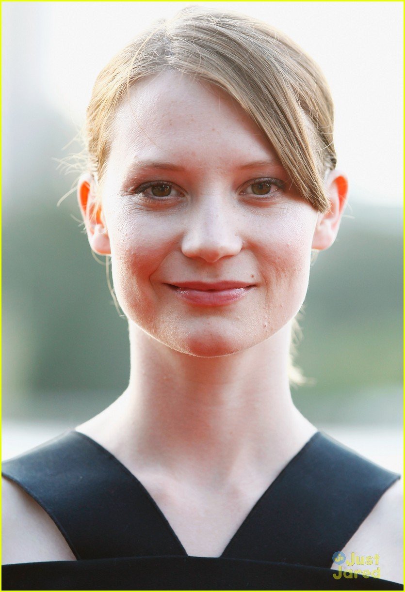 Mia Wasikowska 'Tracks' Premiere in Australia Photo 632535 Photo