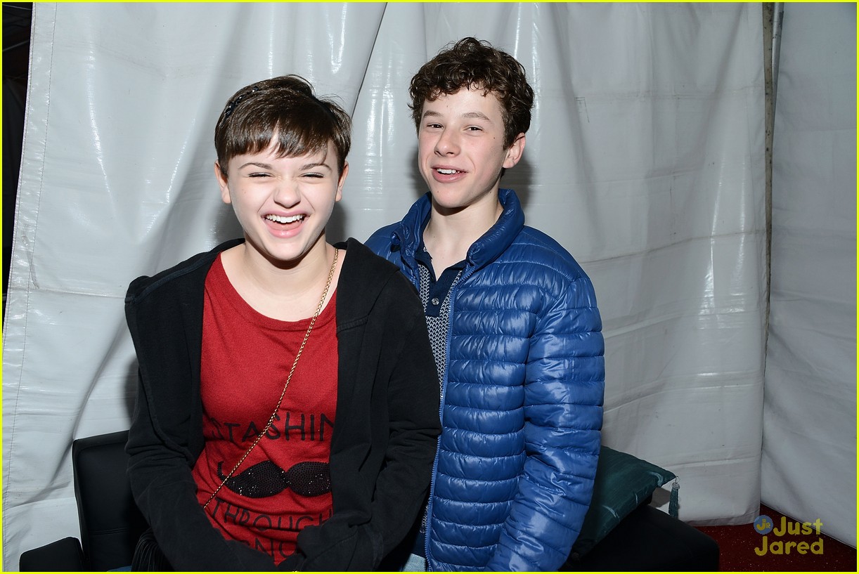 Nolan Gould & Joey King 'Chill' on the Queen Mary | Photo 630924 ...