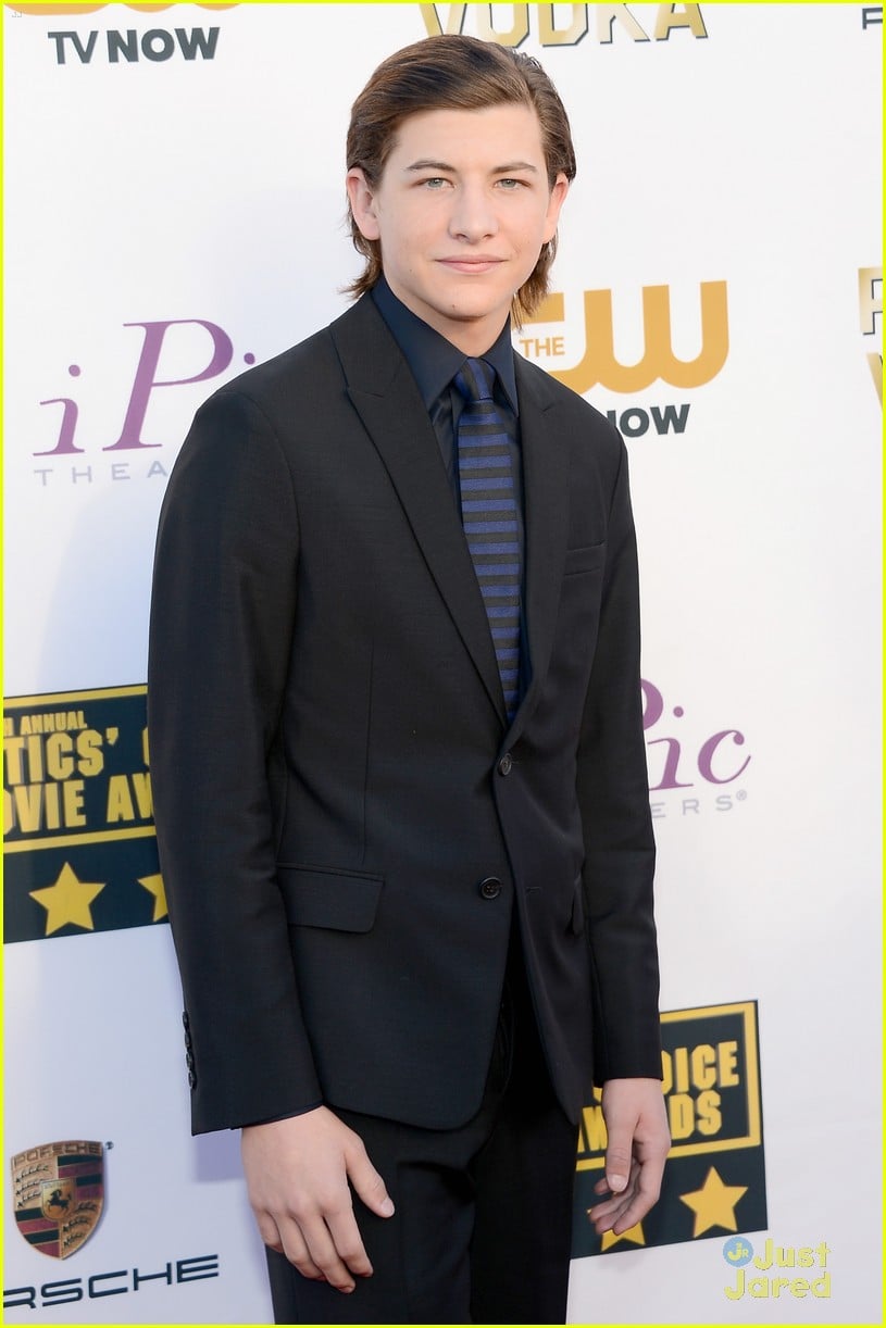 Sophie Nélisse & Adele Exarcholpoulos - Critics Choice Movie Awards