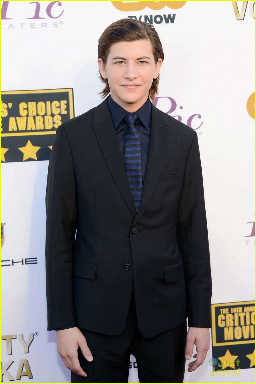 Full Sized Photo of sophie nelisse liam james tye sheridan adele