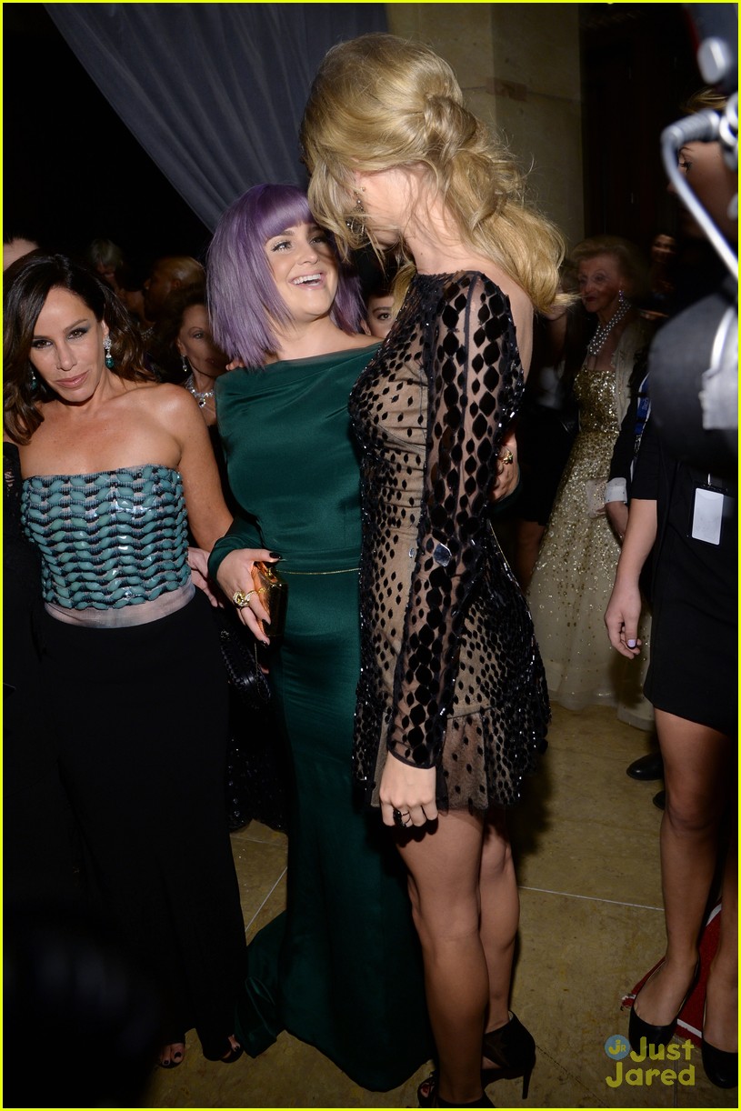 Full Sized Photo of taylor swift clive davis grammy gala 09 | Taylor ...